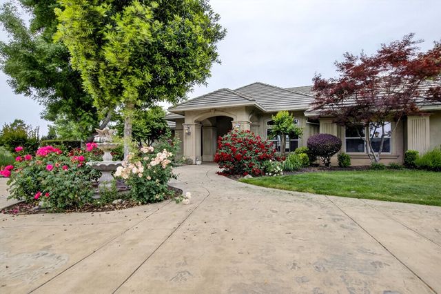 735 N Fine Rd, Linden, CA 95236