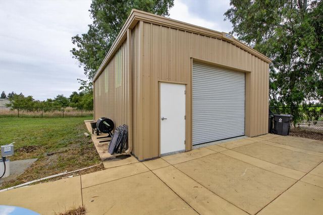 735 N Fine Rd, Linden, CA 95236