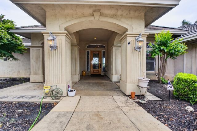 735 N Fine Rd, Linden, CA 95236