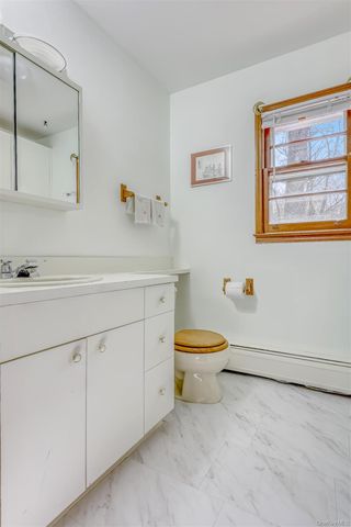 16 Sterling Forest Lane, Suffern, NY 10901