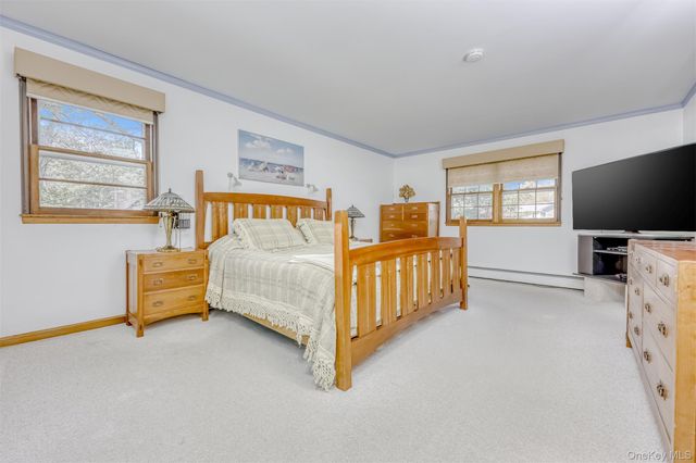 16 Sterling Forest Lane, Suffern, NY 10901