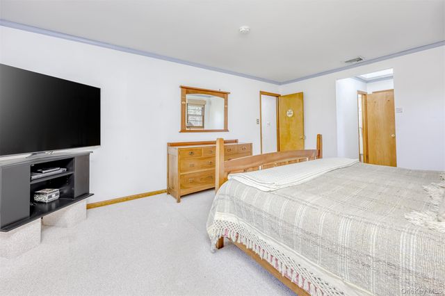 16 Sterling Forest Lane, Suffern, NY 10901