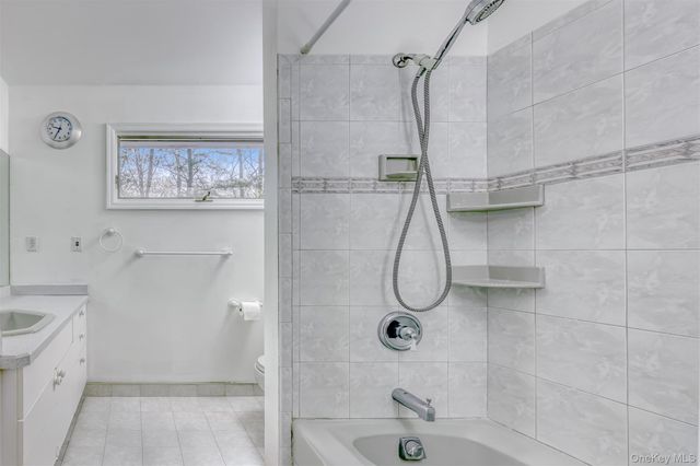 16 Sterling Forest Lane, Suffern, NY 10901