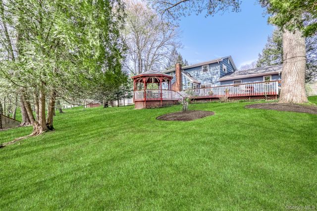 16 Sterling Forest Lane, Suffern, NY 10901