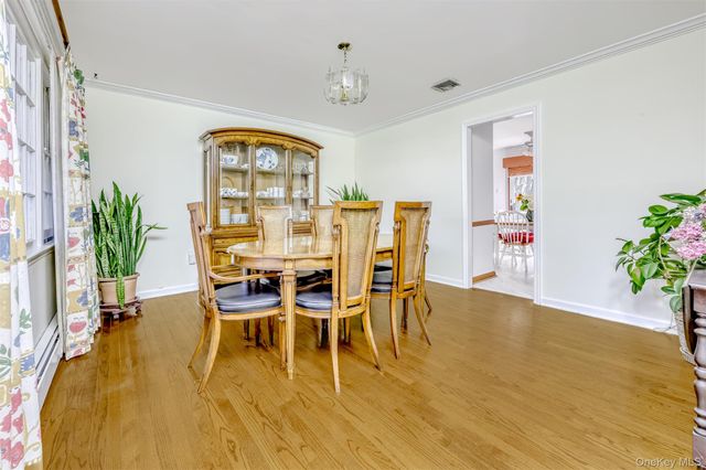 16 Sterling Forest Lane, Suffern, NY 10901