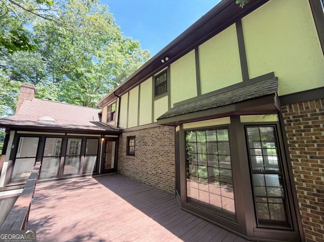 2360 Kimbrough Court, Sandy Springs, GA 30350