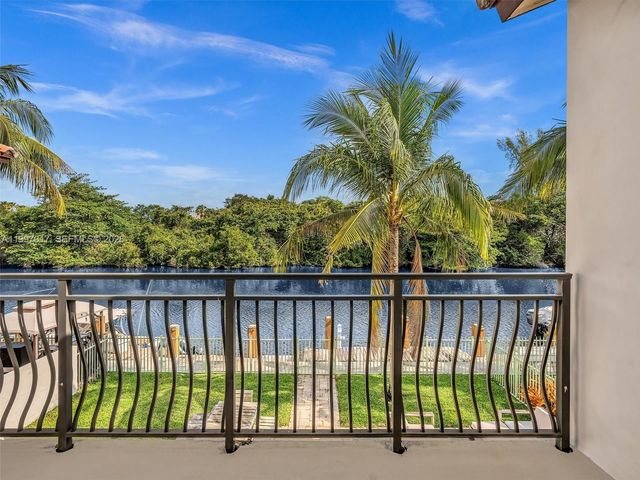 2901 Hidden Harbour St, Dania Beach, FL 33312