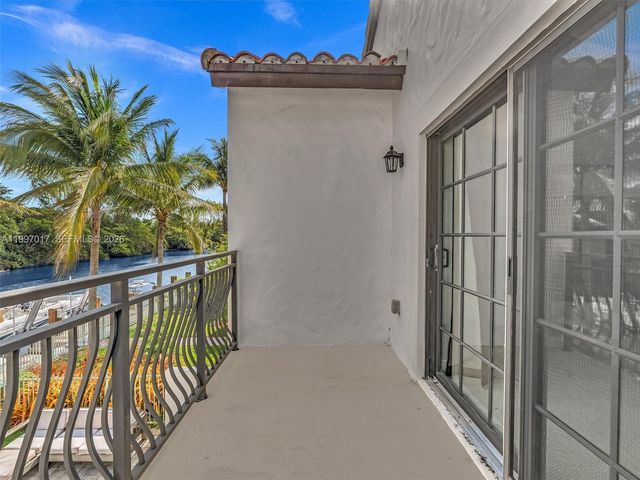 2901 Hidden Harbour St, Dania Beach, FL 33312