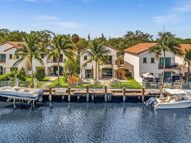 2901 Hidden Harbour St, Dania Beach, FL 33312
