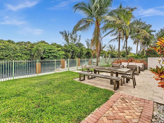 2901 Hidden Harbour St, Dania Beach, FL 33312