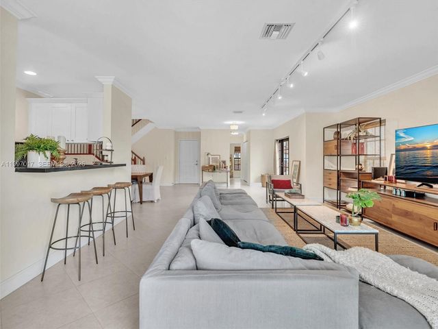 2901 Hidden Harbour St, Dania Beach, FL 33312