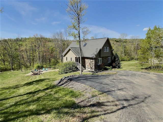 5777 Bonn Way East, Great Valley, NY 14741