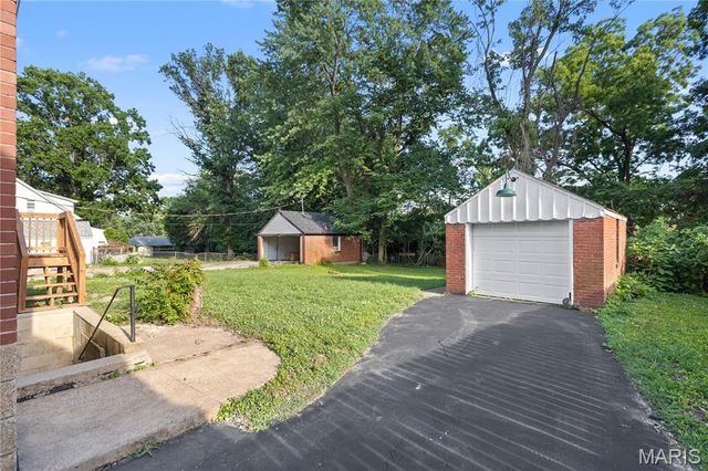 124 Habecking Drive, Jennings, MO 63137