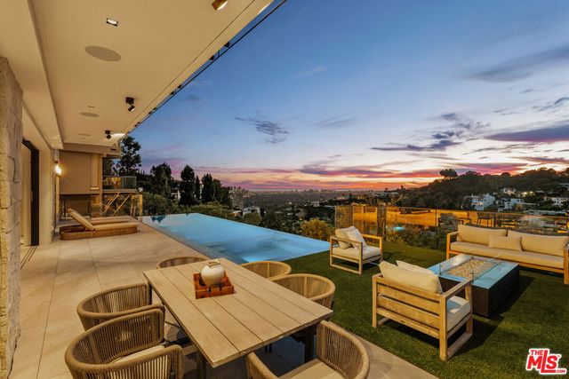 1511 Skylark Lane, Los Angeles, CA 90069