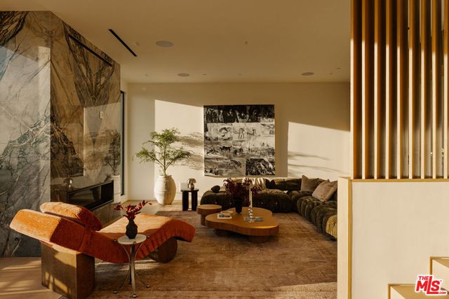 1511 Skylark Lane, Los Angeles, CA 90069