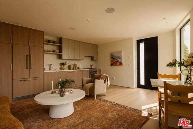 1511 Skylark Lane, Los Angeles, CA 90069