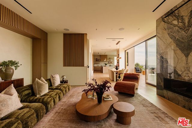 1511 Skylark Lane, Los Angeles, CA 90069