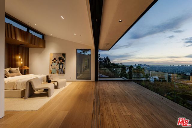 1511 Skylark Lane, Los Angeles, CA 90069