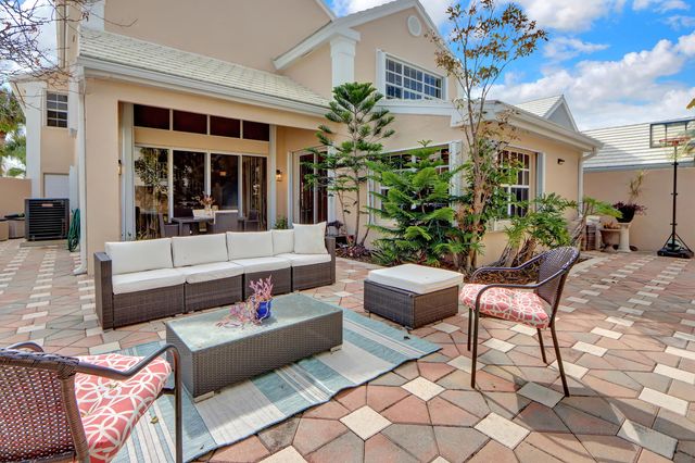 12 Brighton Court, Palm Beach Gardens, FL 33418