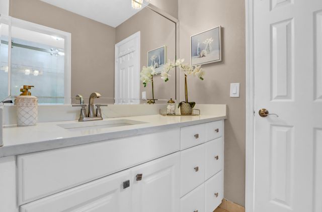 12 Brighton Court, Palm Beach Gardens, FL 33418