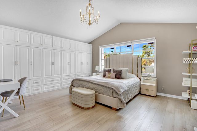 12 Brighton Court, Palm Beach Gardens, FL 33418