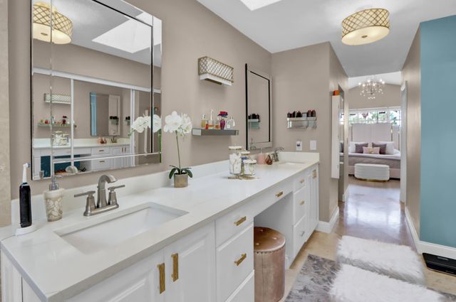 12 Brighton Court, Palm Beach Gardens, FL 33418