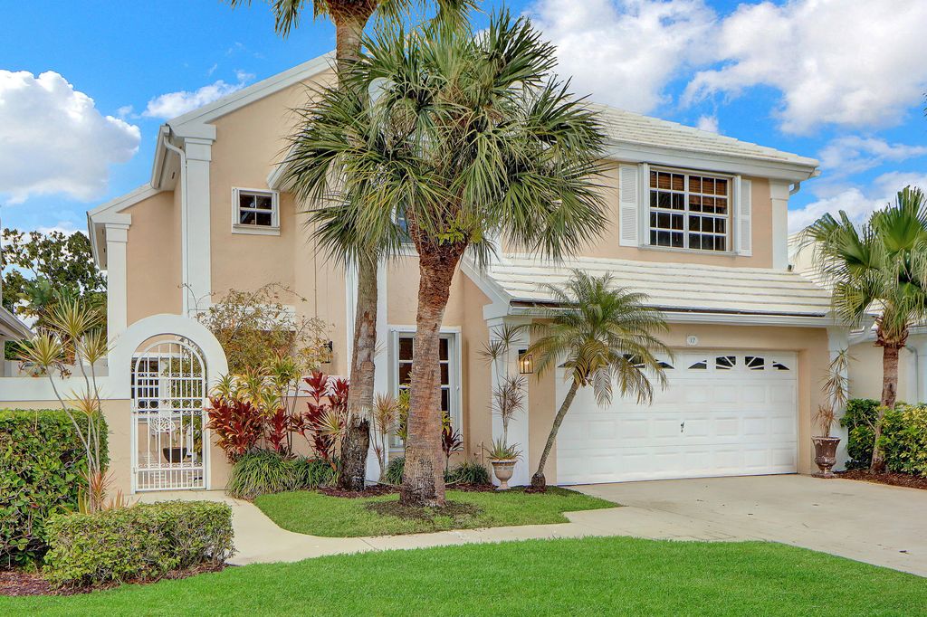 12 Brighton Court, Palm Beach Gardens, FL 33418