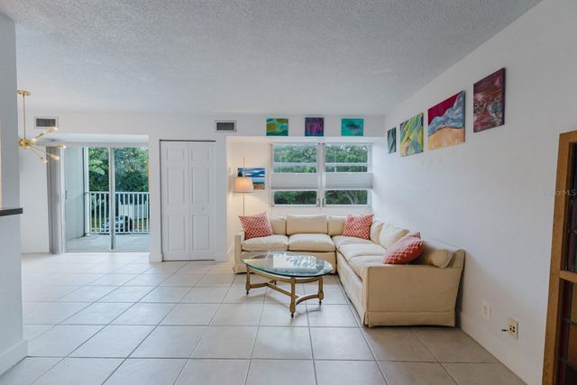 3315 58TH AVENUE S 222, St Petersburg, FL 33712