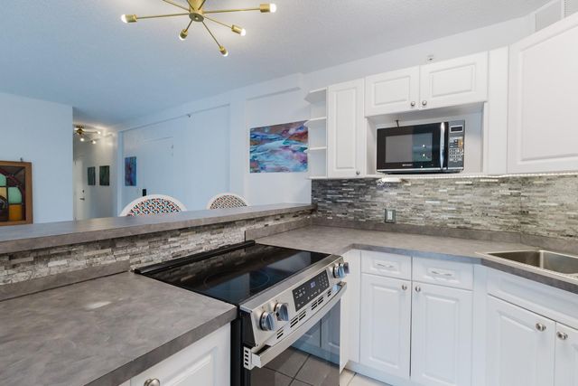 3315 58TH AVENUE S 222, St Petersburg, FL 33712