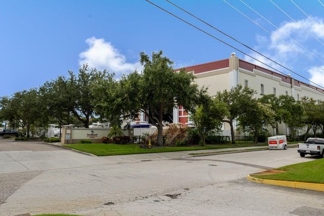 3315 58TH AVENUE S 222, St Petersburg, FL 33712
