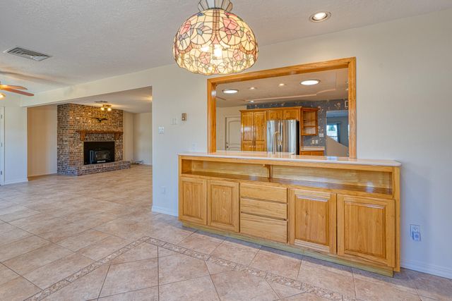 1616 Zena Lona Street NE, Albuquerque, NM 87112