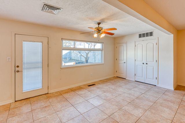 1616 Zena Lona Street NE, Albuquerque, NM 87112