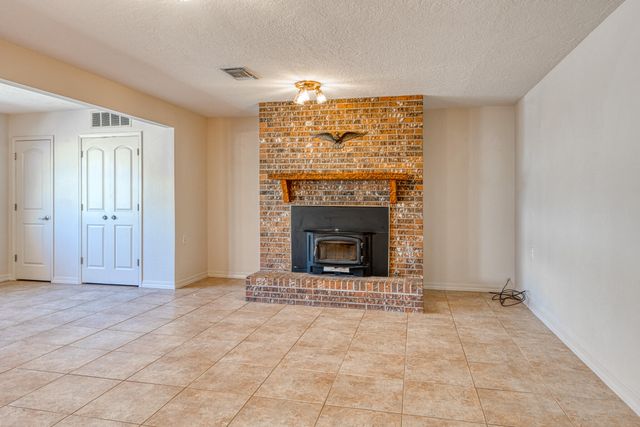 1616 Zena Lona Street NE, Albuquerque, NM 87112