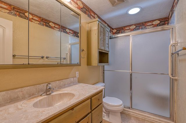 1616 Zena Lona Street NE, Albuquerque, NM 87112