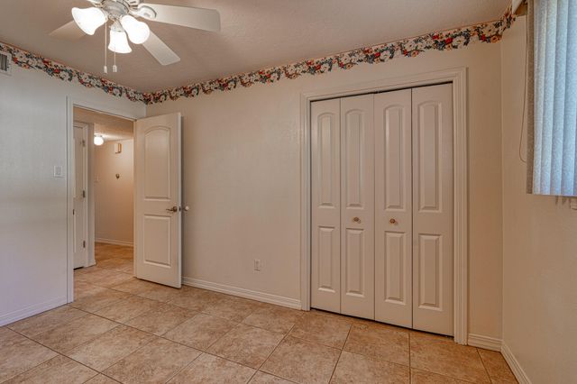 1616 Zena Lona Street NE, Albuquerque, NM 87112