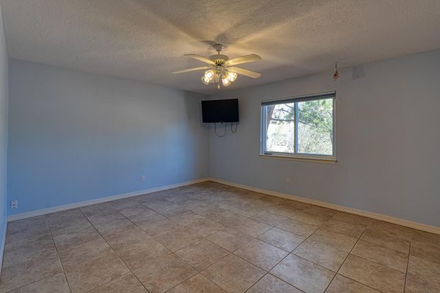 1616 Zena Lona Street NE, Albuquerque, NM 87112