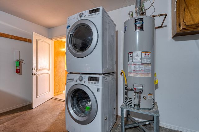 1616 Zena Lona Street NE, Albuquerque, NM 87112