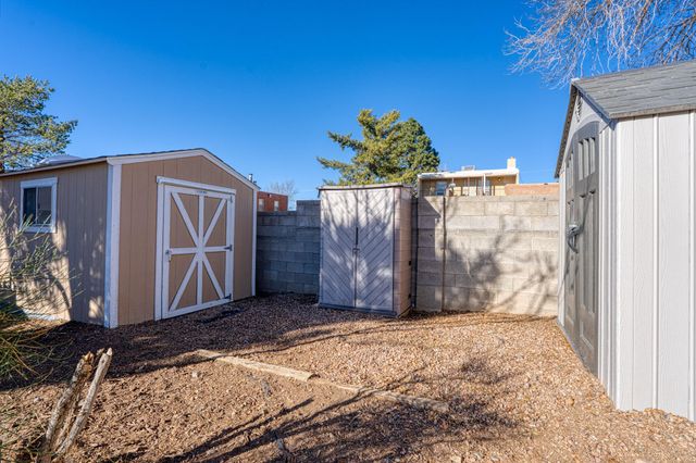 1616 Zena Lona Street NE, Albuquerque, NM 87112