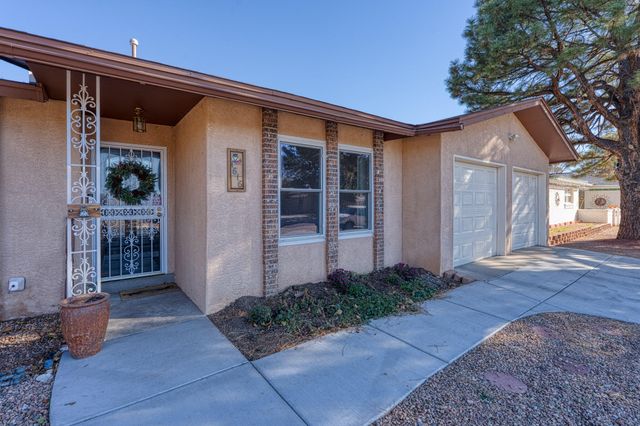 1616 Zena Lona Street NE, Albuquerque, NM 87112