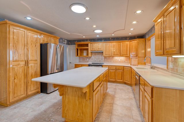 1616 Zena Lona Street NE, Albuquerque, NM 87112