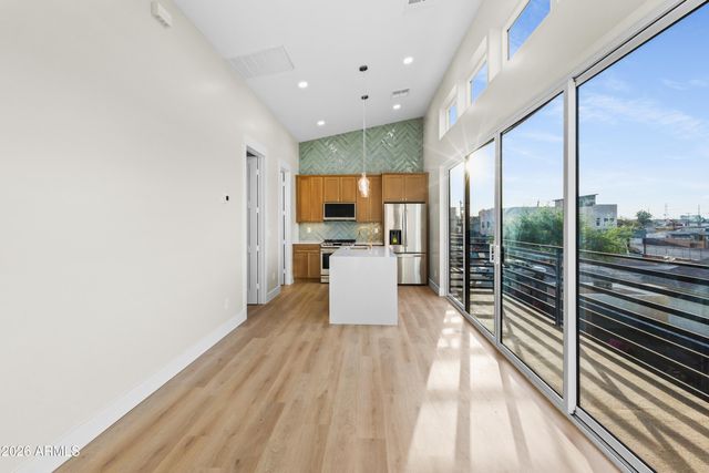1115 S MONTEZUMA Avenue, Phoenix, AZ 85003