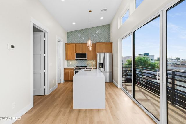 1115 S MONTEZUMA Avenue, Phoenix, AZ 85003