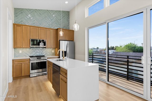 1115 S MONTEZUMA Avenue, Phoenix, AZ 85003