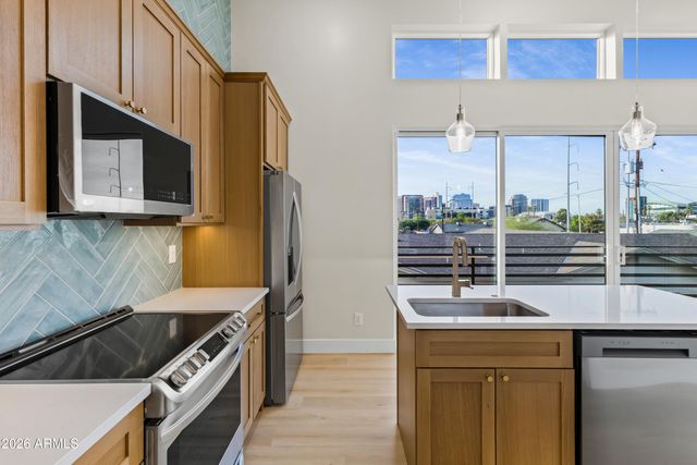 1115 S MONTEZUMA Avenue, Phoenix, AZ 85003