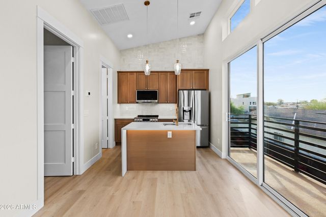 1115 S MONTEZUMA Avenue, Phoenix, AZ 85003
