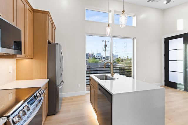 1115 S MONTEZUMA Avenue, Phoenix, AZ 85003