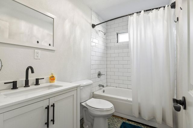 4572 County Road 2700, Telephone, TX 75488