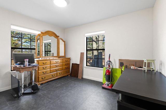 4572 County Road 2700, Telephone, TX 75488