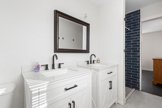 4572 County Road 2700, Telephone, TX 75488