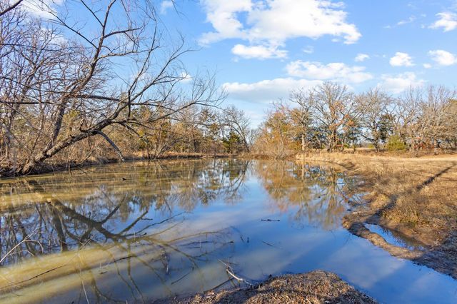 4572 County Road 2700, Telephone, TX 75488